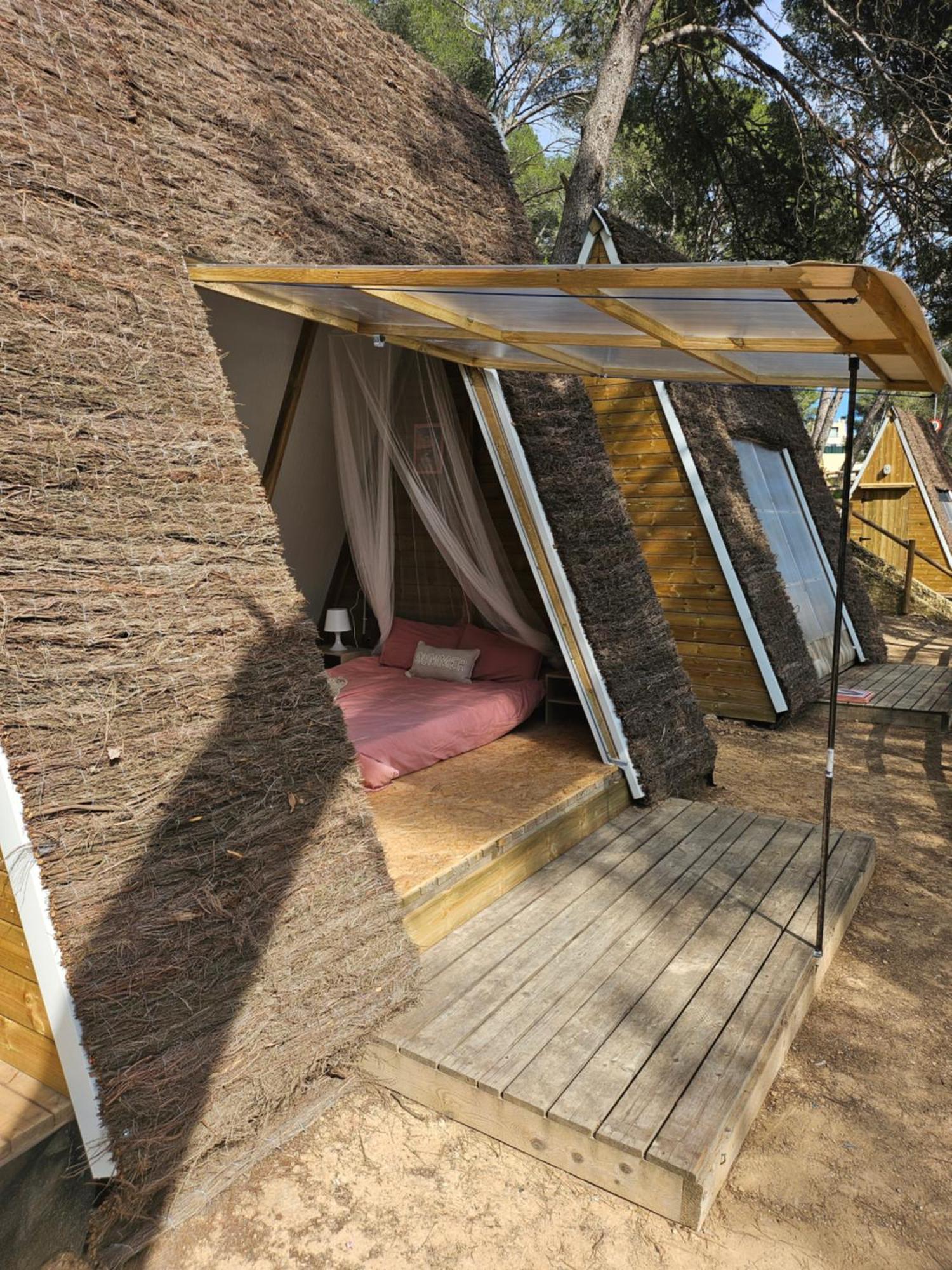 Glamping Lodge Estartit ลาเอสตาร์ติต ภายนอก รูปภาพ